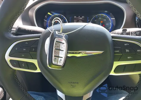 2022 Chrysler Voyager Lx из США, поврежденный, VIN 2C4RC1CG5NR105465